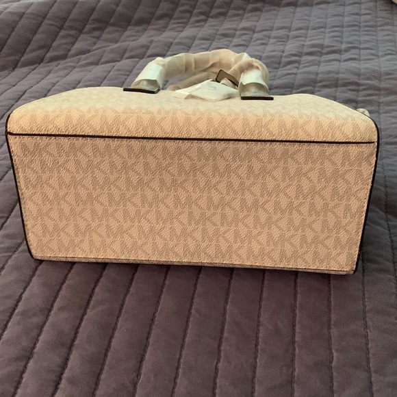 Never before used Michale Kors bag - Picture 3 of 4